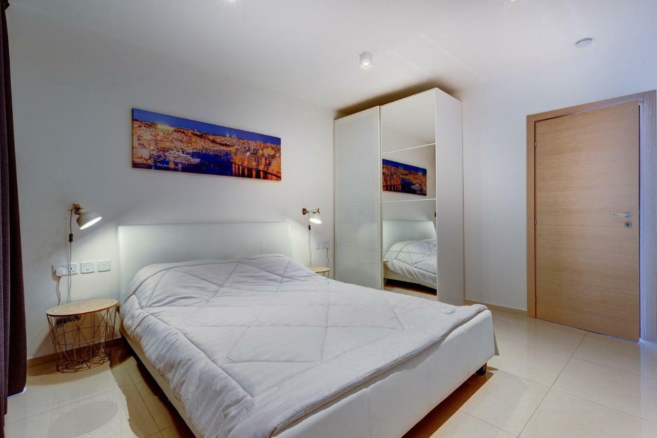 Apartamento Cosy 1Br Penthouse With Terrace, Great Location Gzira Exterior foto