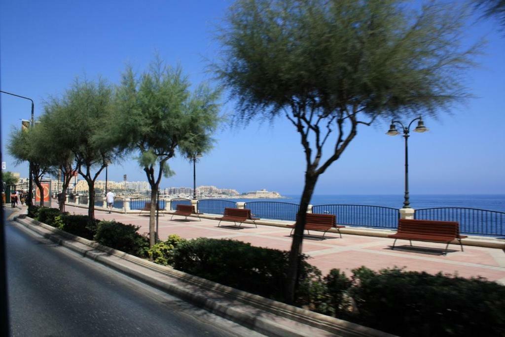 Apartamento Cosy 1Br Penthouse With Terrace, Great Location Gzira Exterior foto